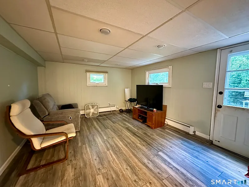 670 Benham Street Photo 19