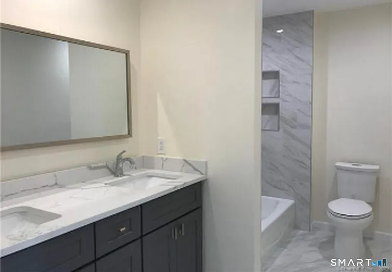 63 Soundview Avenue  #2 Photo 8