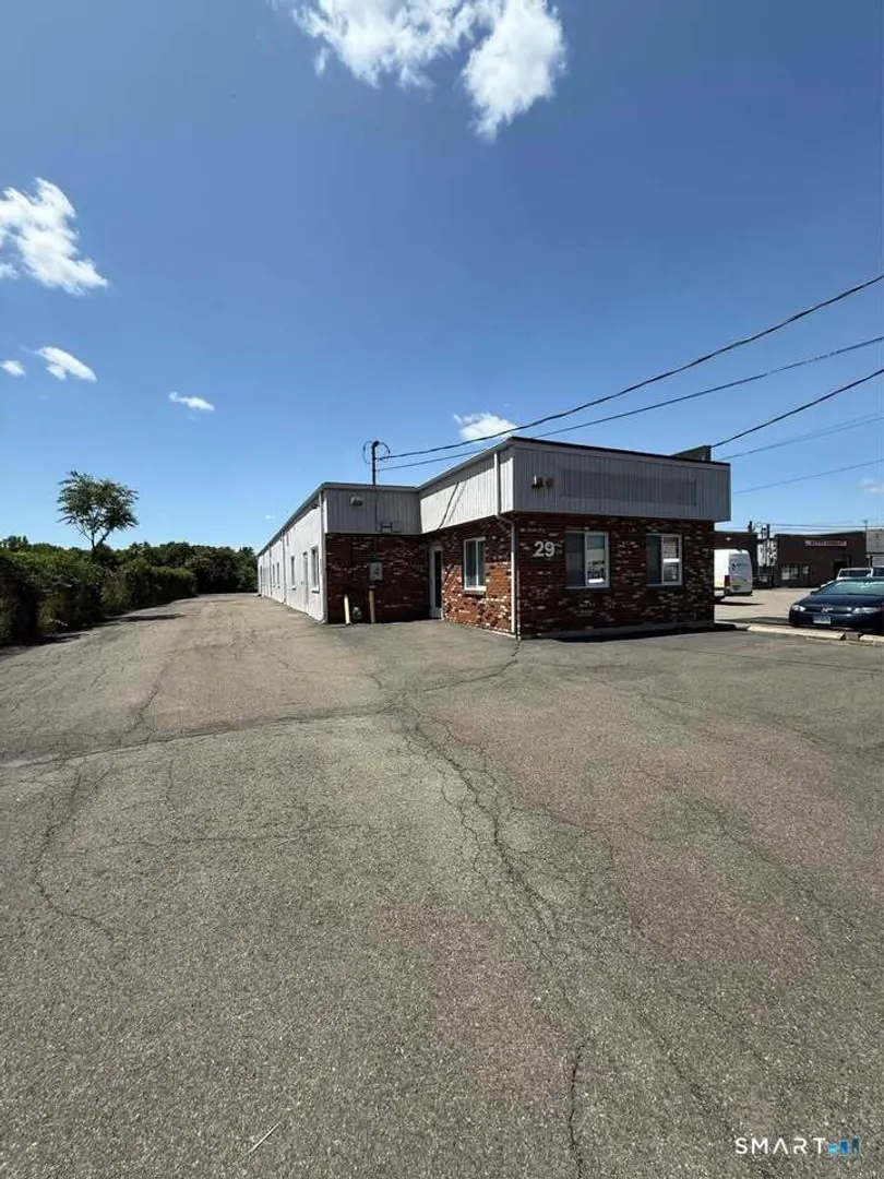 29 Seemans Lane Photo 1