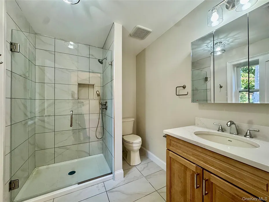 4 Webster Place Photo 10