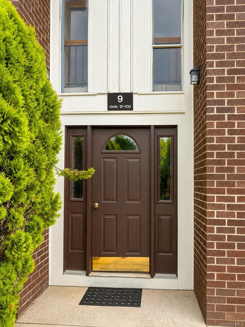 95 Country Club Lane Photo 2