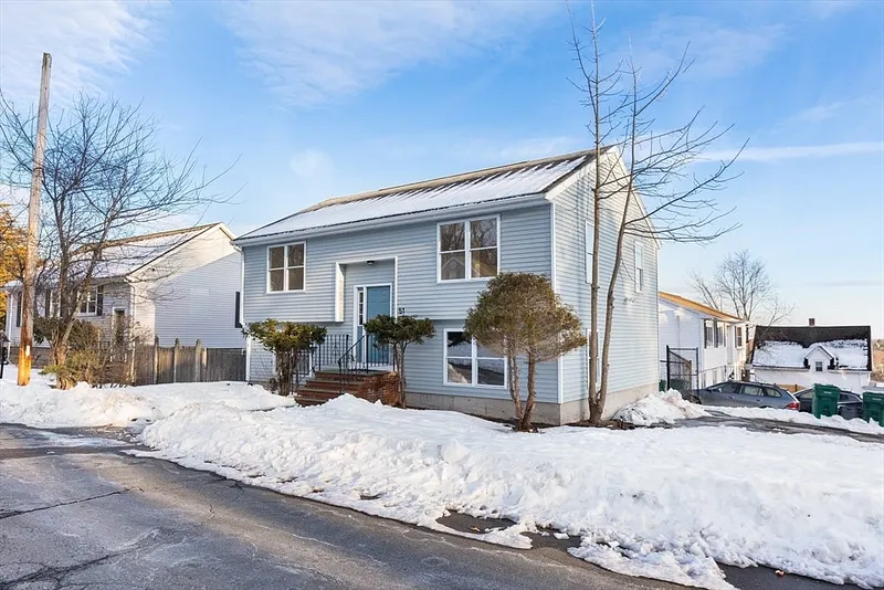 51 Belmont Ave Photo 19