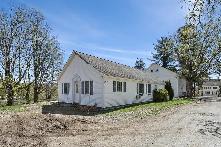 802 State Rd Photo 36
