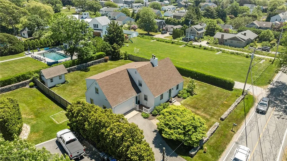 14 Wolcott Avenue Photo 42