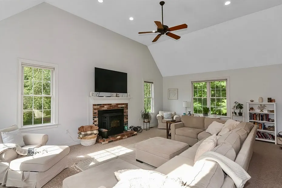 6 Davenport Rd Photo 15