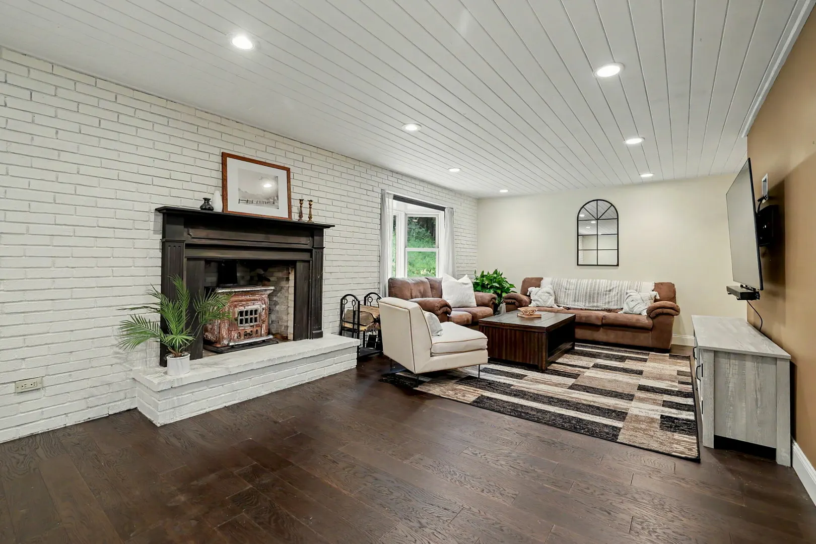 1226 Litchfield Road Photo 3