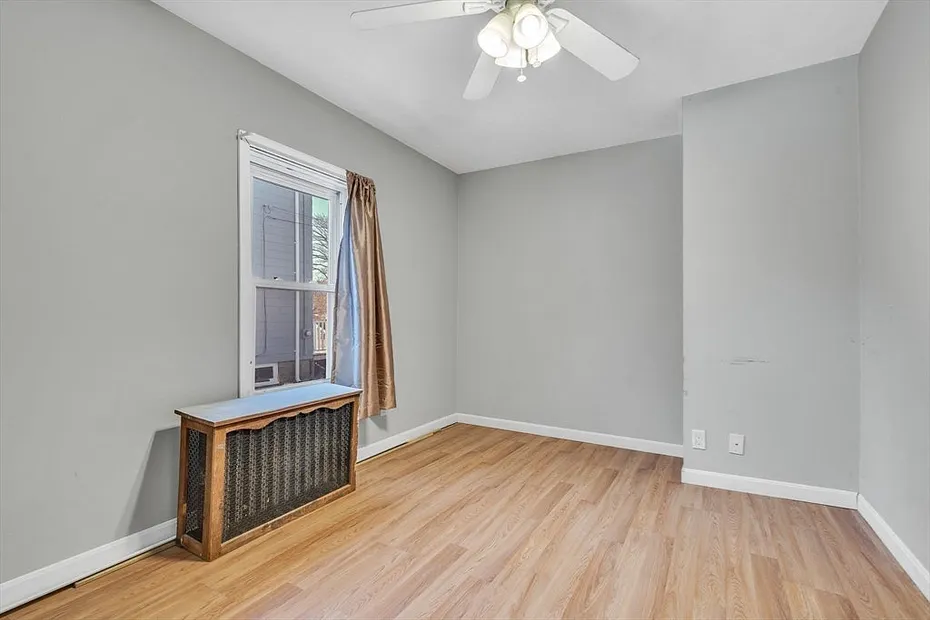 34 Pleasant St Photo 14