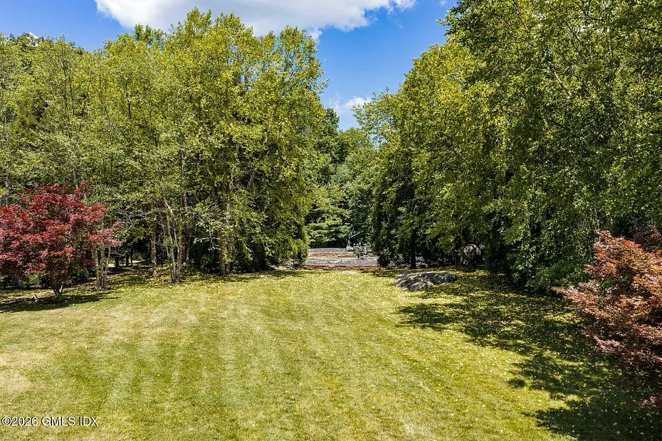 114 John & 71 N Porchuck Street Photo 5