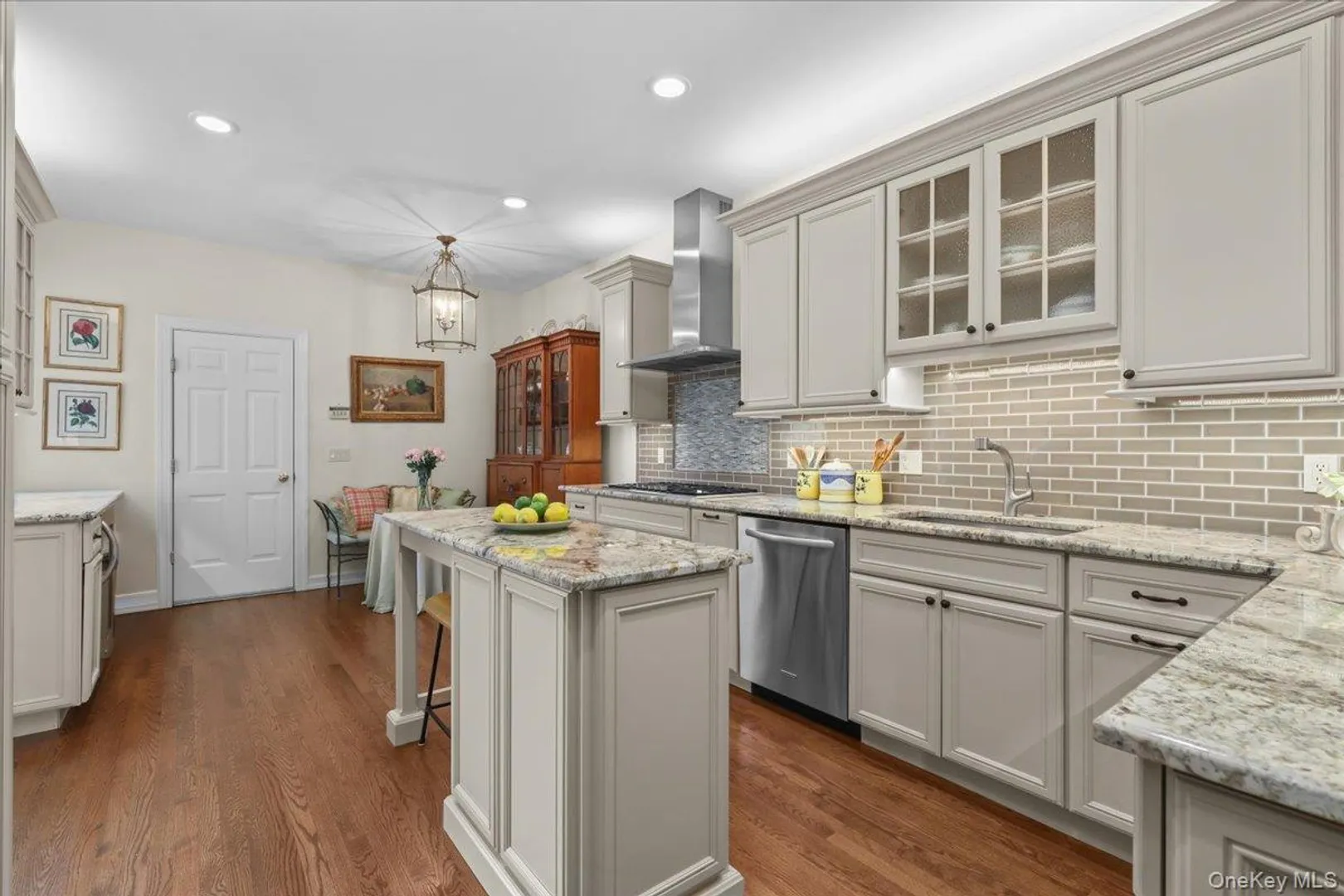 18 Brookview Drive Photo 4