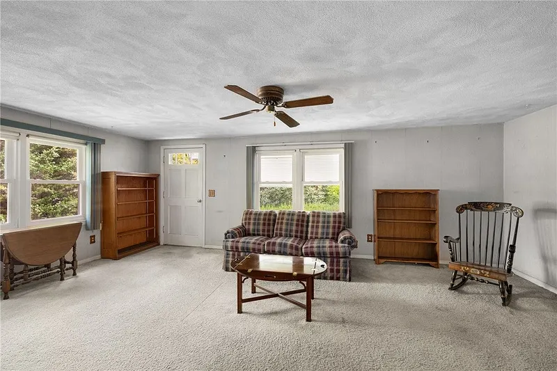 108 Longfellow Drive Photo 13