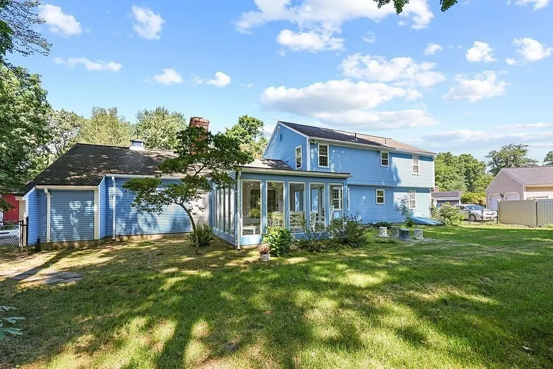 84 Brewster Rd Photo 32