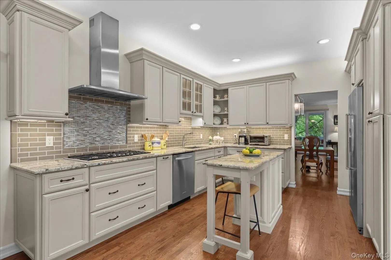 18 Brookview Drive Photo 6