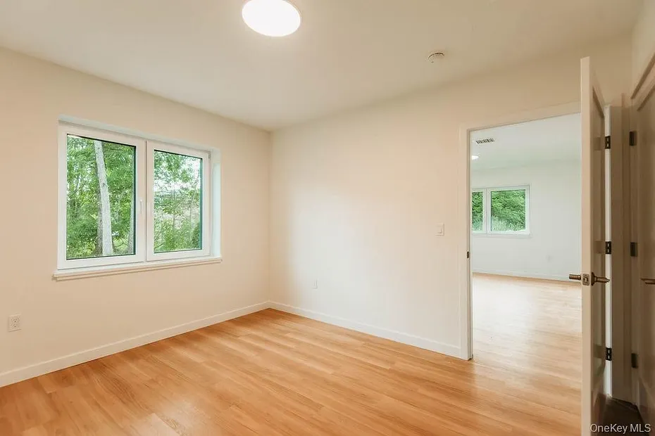 10 A Cooper Street Photo 34