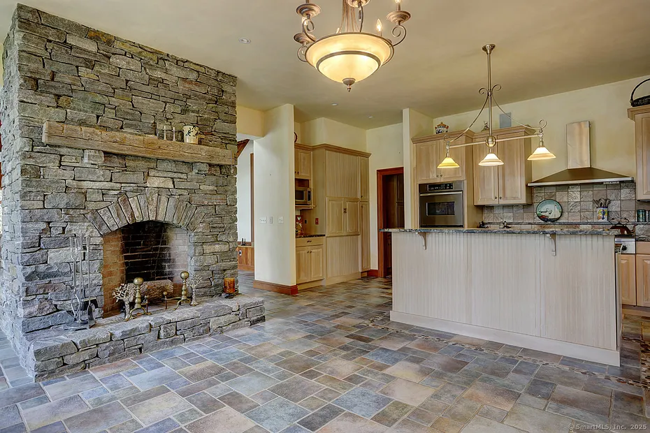 152 Tower Hill Road Photo 10