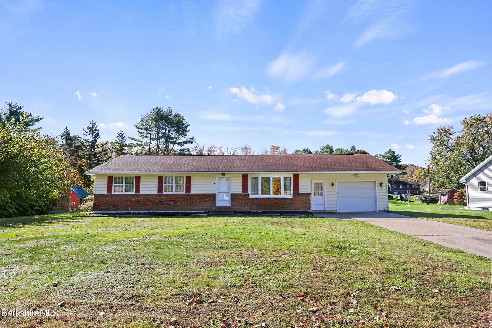 64 Devonshire Dr Photo 1