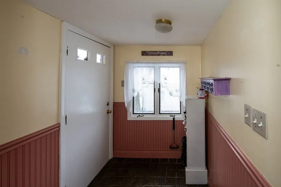 250 Lowell Street Photo 3