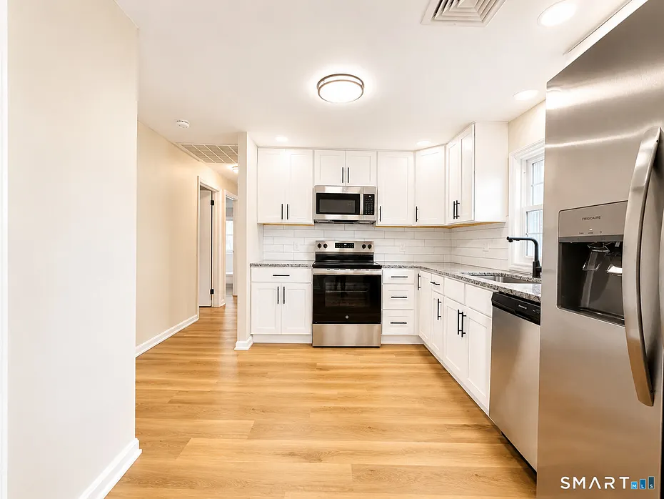 38 Fairfield Drive Photo 6