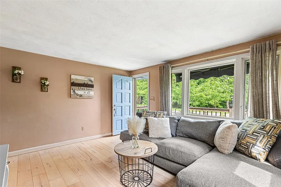 8 Hampden Road Photo 4