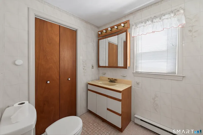 60 Gilbert Avenue Photo 14