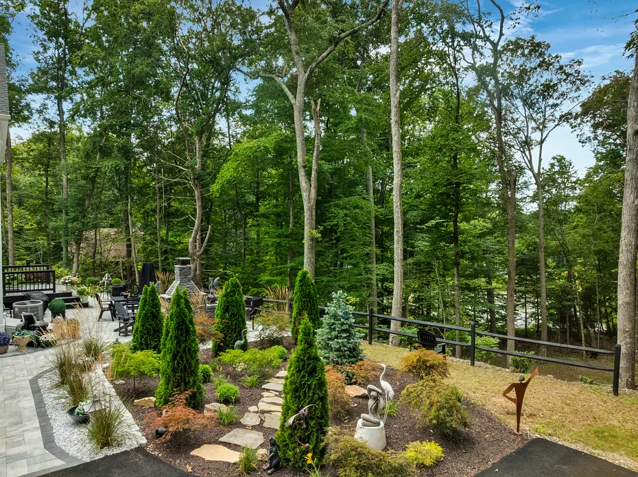 151 Alger Road Photo 33