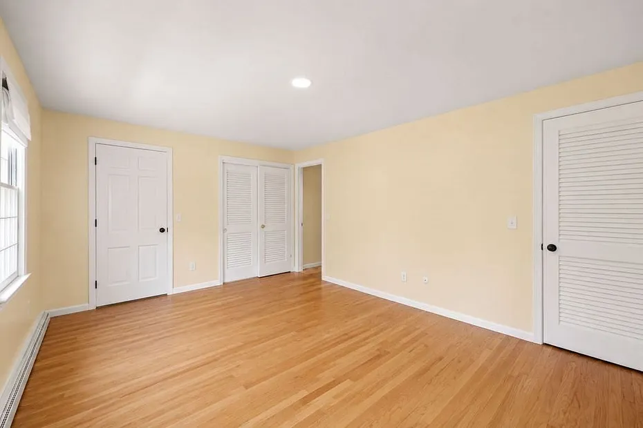 84 Brewster Rd Photo 22