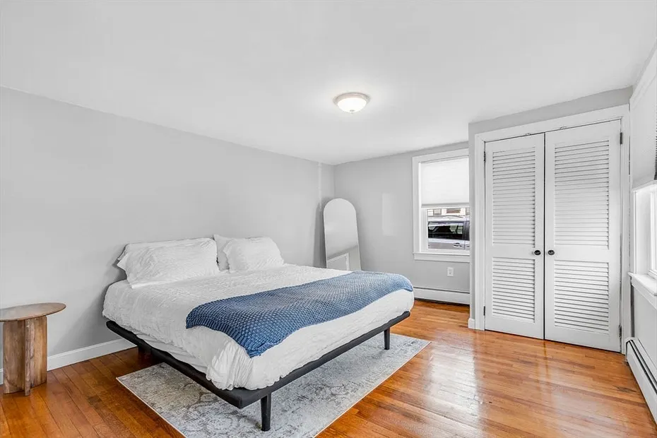 70 Pine St Photo 12
