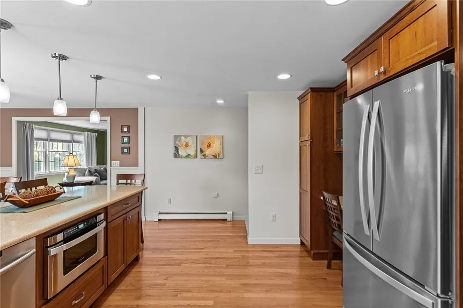 14 Wolcott Avenue Photo 16