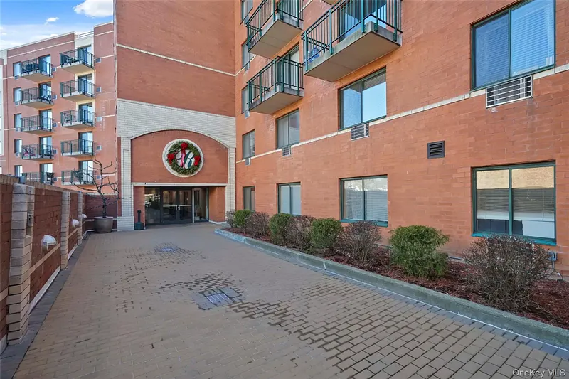 123 Mamaroneck Avenue  #215 Photo 2