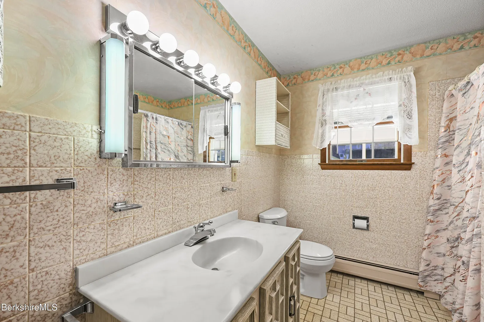 64 Devonshire Dr Photo 31