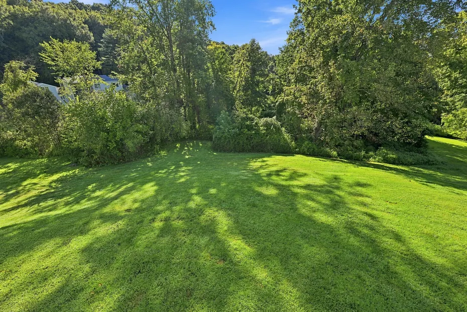 3 Holly Lane Photo 22