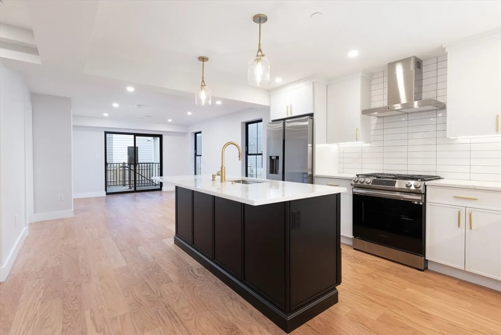 148 Falcon St #1 Photo 4
