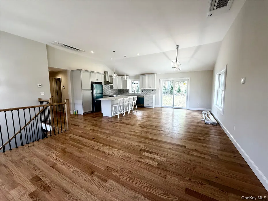 4 Webster Place Photo 5