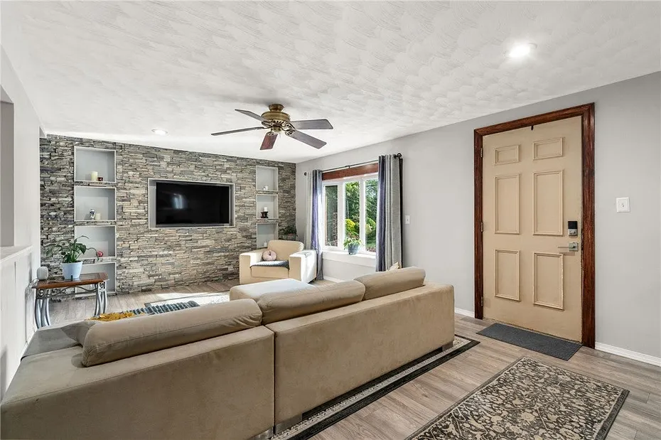 30 Lockwood Road Photo 9
