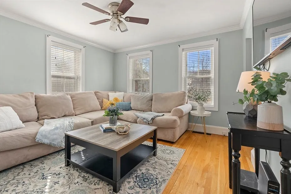 30 Rockland St Photo 7