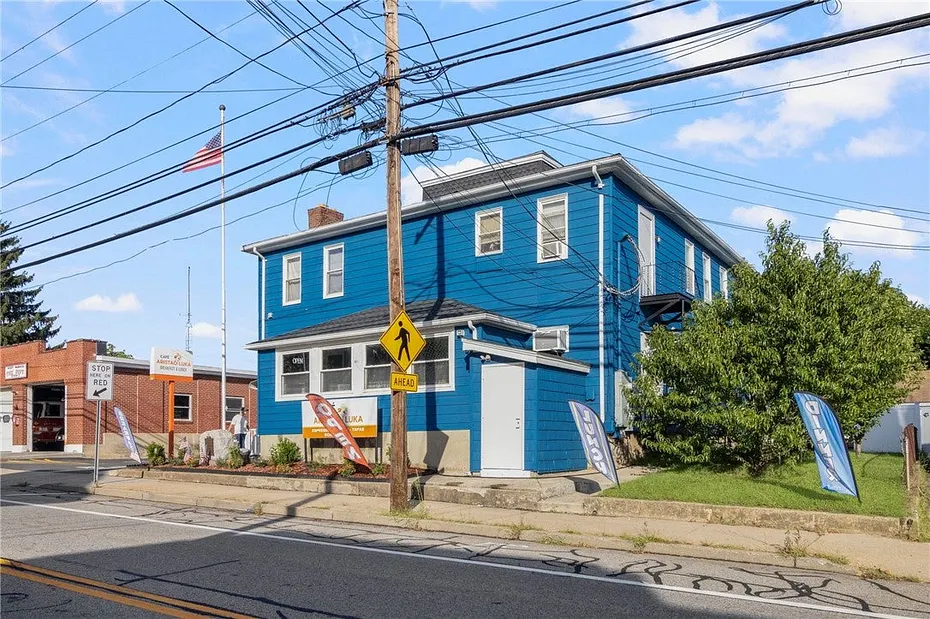 681 Providence Street Photo 2