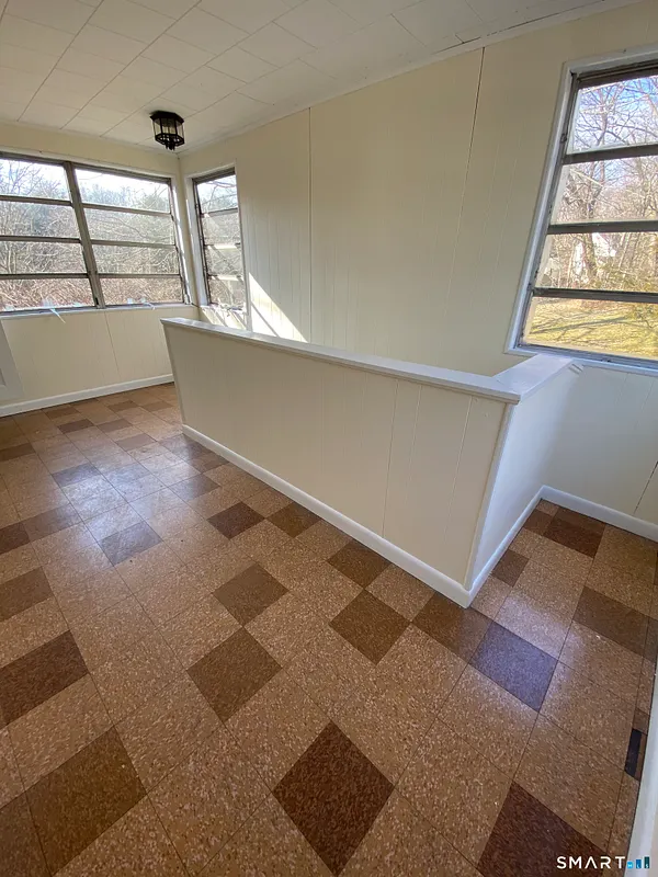 119 Kings Highway North Photo 20