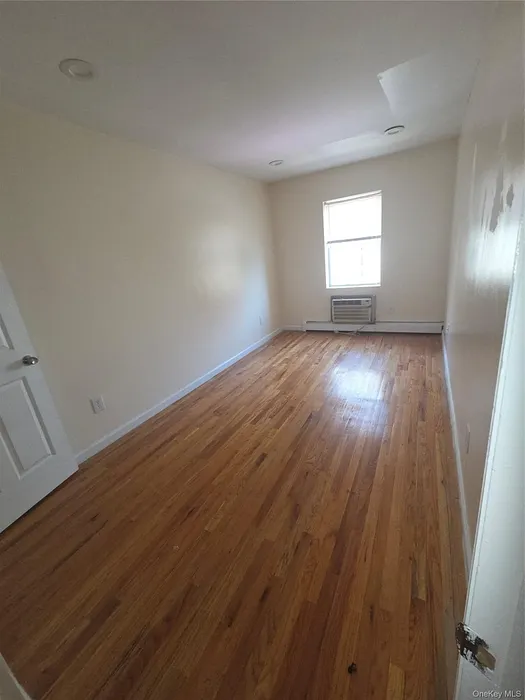 2471 B Crotona Avenue Photo 10
