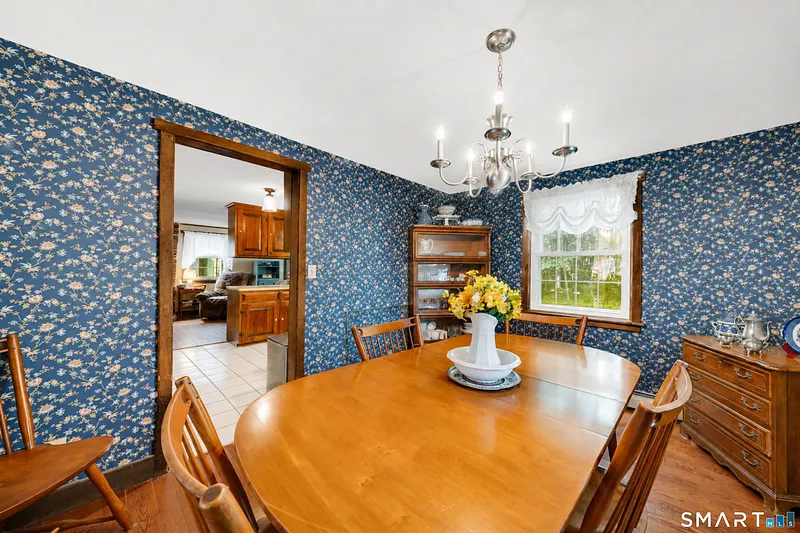 Suffield Single Family Photo 24