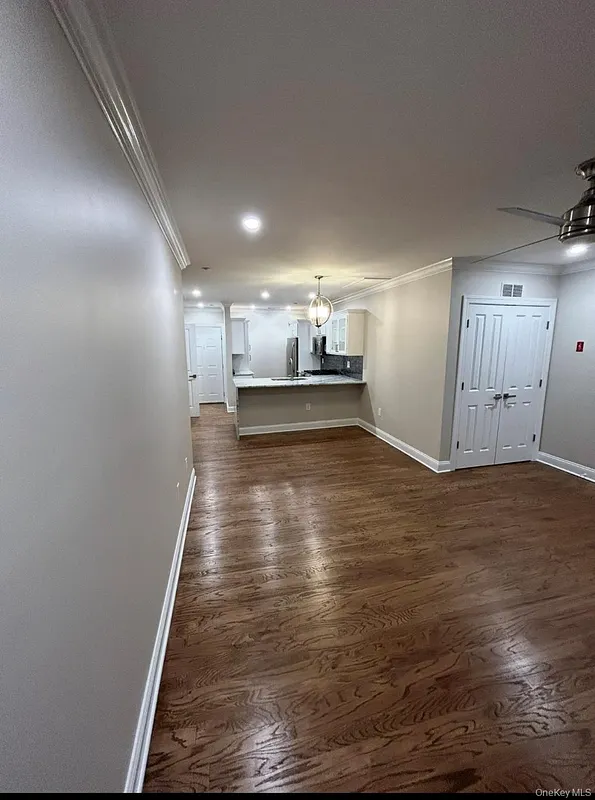 3302 Leeward Drive Photo 2