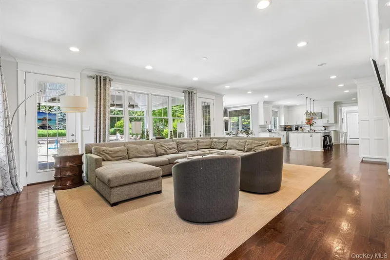 15 Heritage Drive Photo 11
