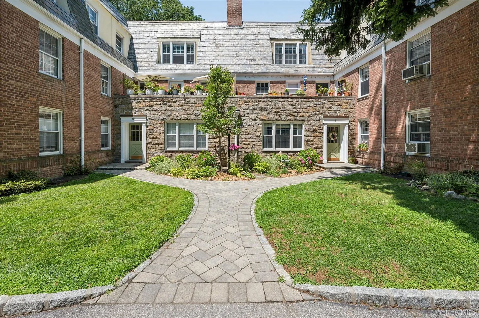 84 Pinewood Road  #1F Photo 5