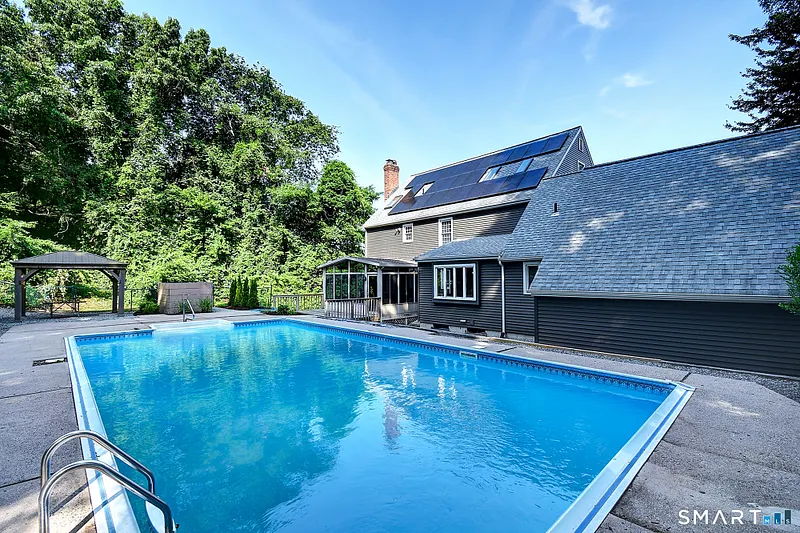 6 Smithbrook Terrace Photo 4