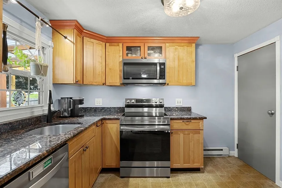 68 Parenteau Dr Photo 5
