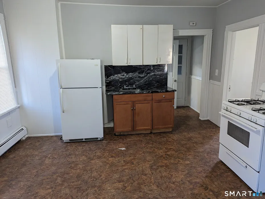 105 Rhodes Street Photo 3