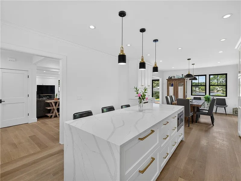 34 Lanphere Road Photo 5