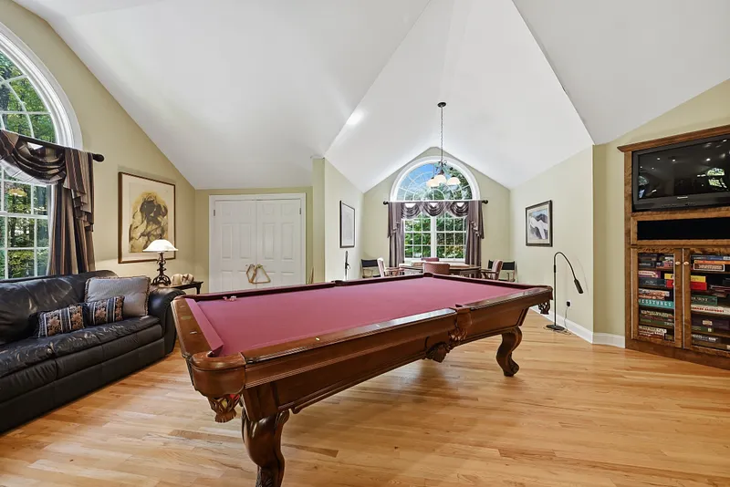 10 Taunton Hill Road Photo 21