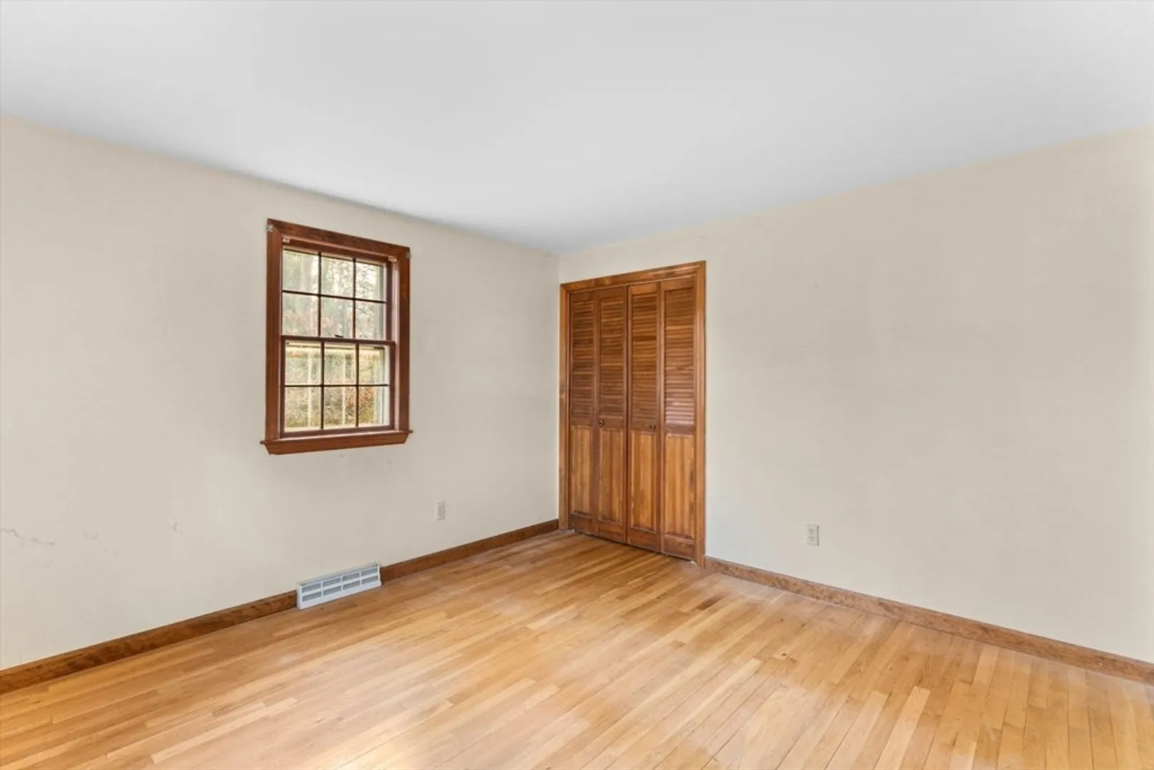 15 Hillside Dr Photo 16