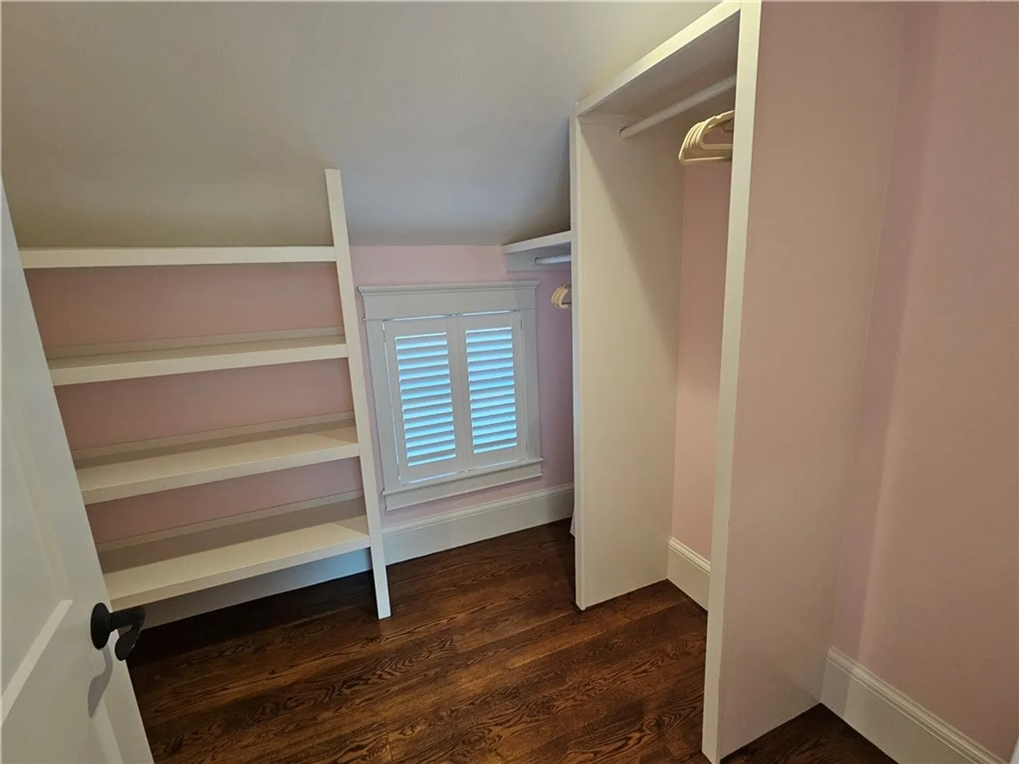 209 Coggeshall Avenue Photo 32