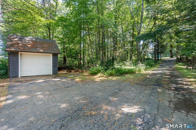 170 Southeast Road Photo 39