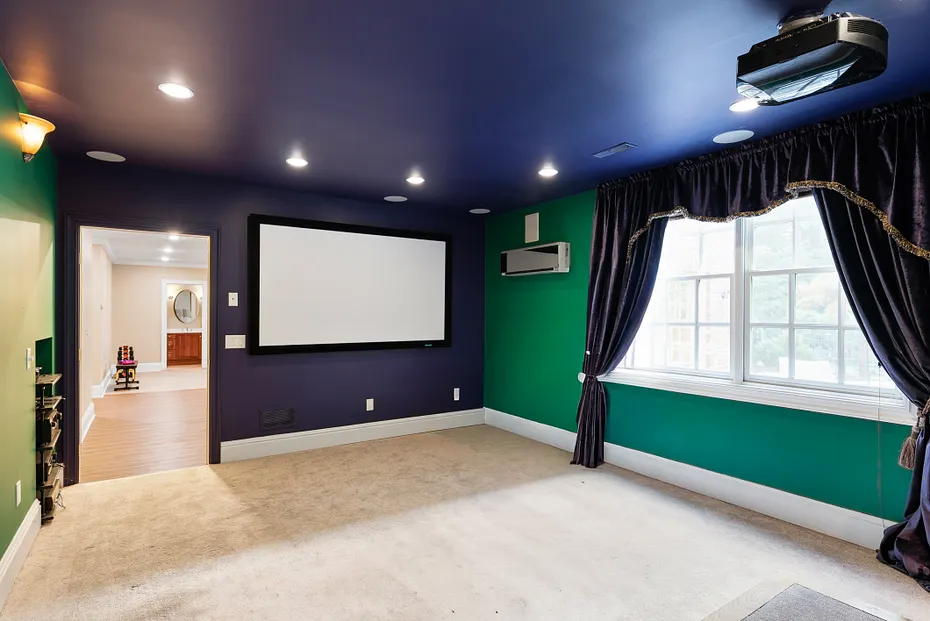 7 Farnham Way Photo 38